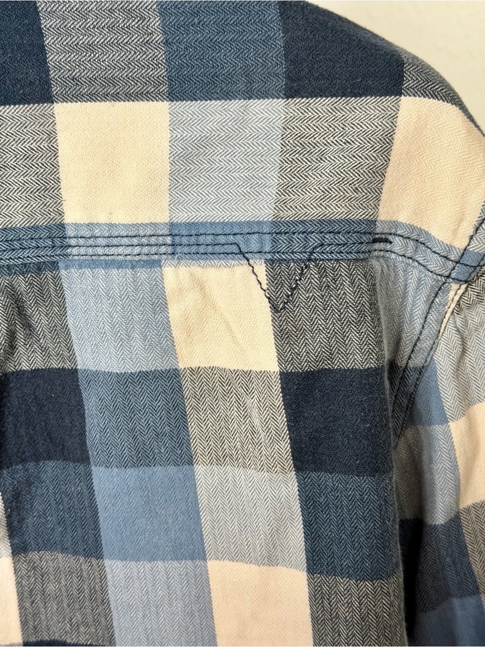 Van’s Men's Blue & White Plaid Button-Down Shirt Size Medium - Picture 6 of 8